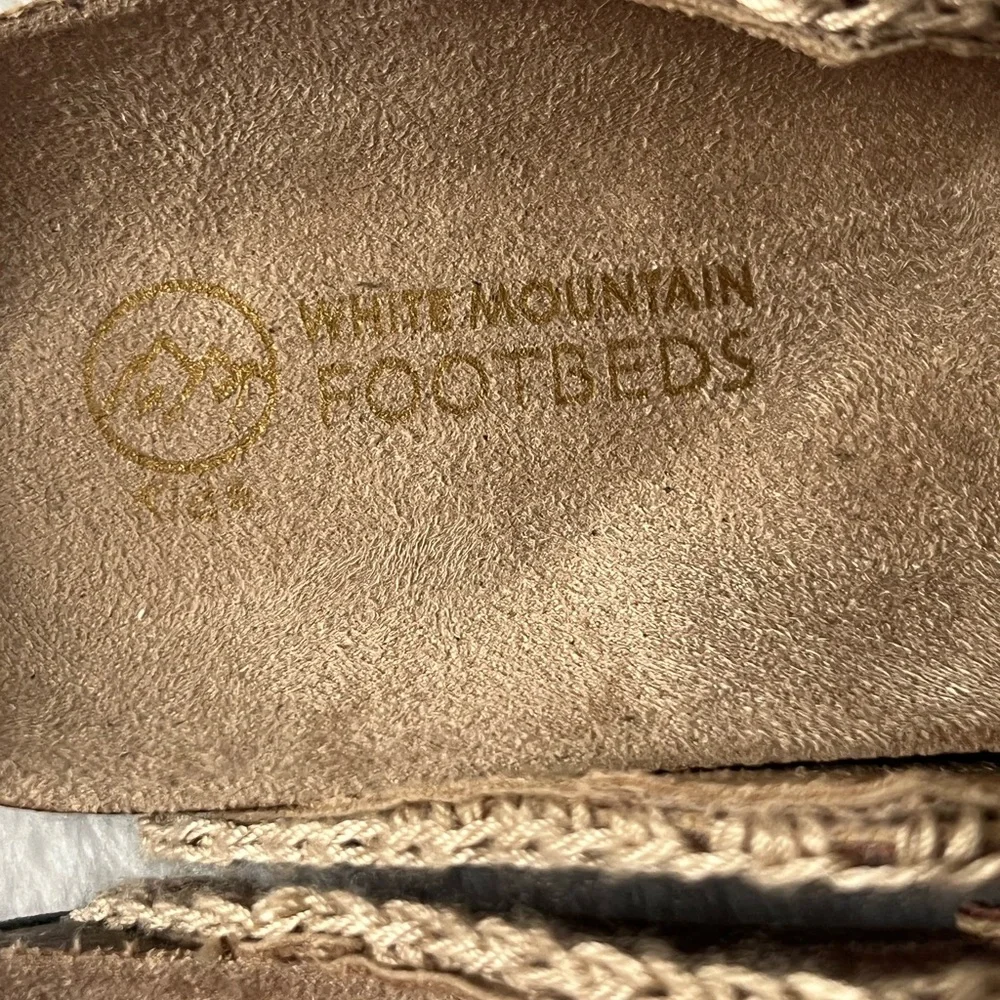 White Mountain Footbed Pink Suede Shoes with Embroidery, Size 11, NWOT‎